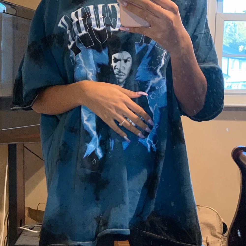 urban outfitters ice cube graphic tee